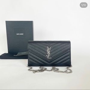 SAINT LAURENT MONOGRAM ENVELOPE WOC BLK GRAIN
DE POUDRE LEATHER